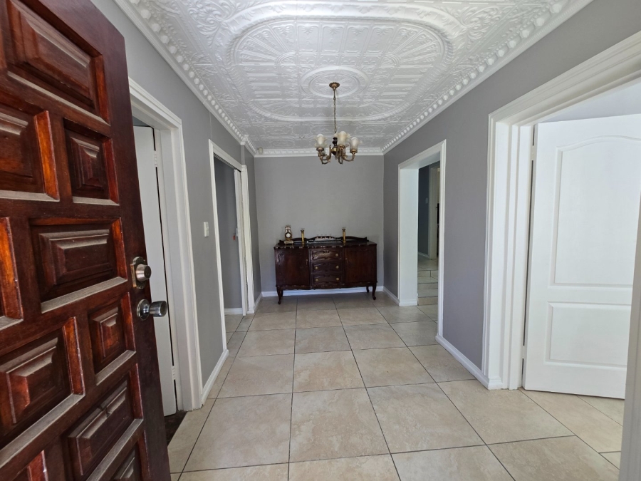 5 Bedroom Property for Sale in Heuwelsig Free State
